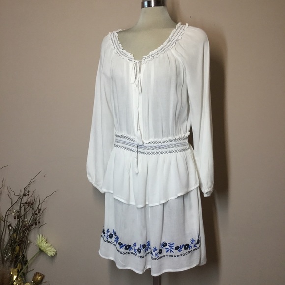 *NEW* Hype, Gorgeous Embroidered, Long Sleeves White Summer Dress Size L. - Picture 3 of 12